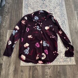 Ann Taylor purple floral blouse with front pockets (small)